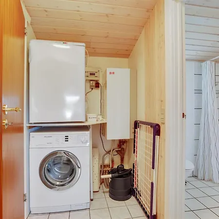 Hope - 350m To The Fjord By Interhome Feriehus